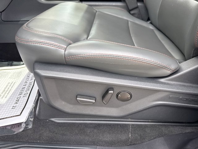 Used 2025 Ford Expedition Active AWD/4WD image 12