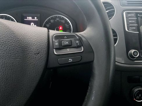 Used 2016 Volkswagen Tiguan S FWD image 25
