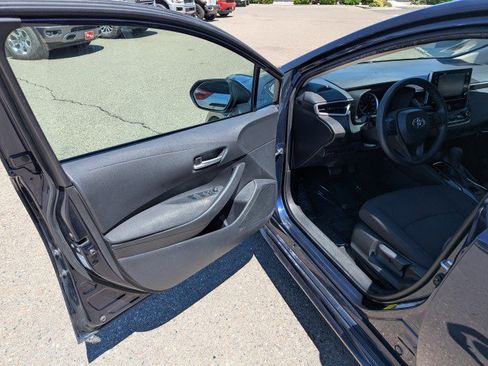 Used 2021 Toyota Corolla LE FWD image 7