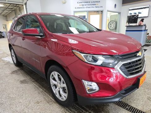 Used 2021 Chevrolet Equinox LT image 3