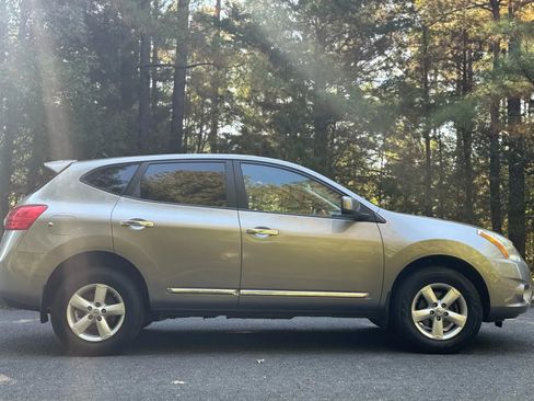 Used 2013 Nissan Rogue S w/ Special Edition Pkg image 4