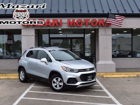 Used 2020 Chevrolet Trax LT FWD image 1