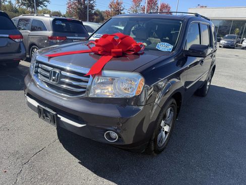Used 2013 Honda Pilot Touring image 1