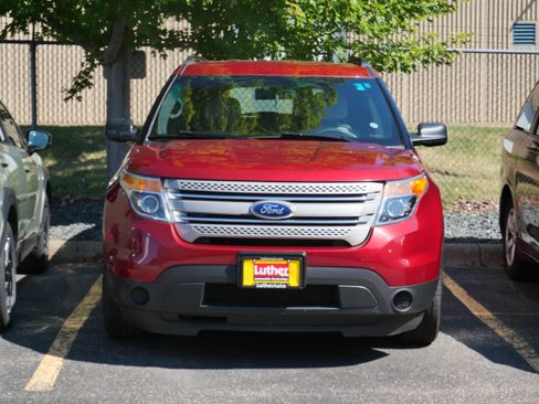 Used 2013 Ford Explorer FWD w/ Class III Trailer Tow Pkg image 2
