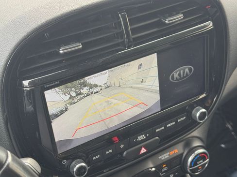Used 2021 Kia Soul EX image 25