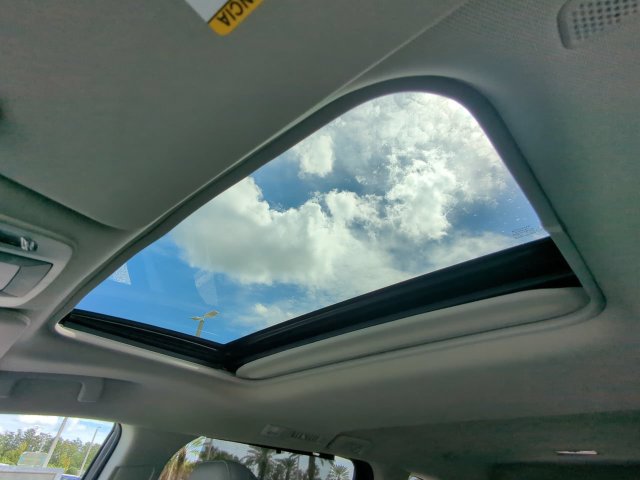 Certified 2024 Toyota Sienna XLE FWD image 24