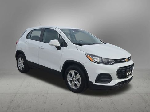 Used 2020 Chevrolet Trax LS image 8