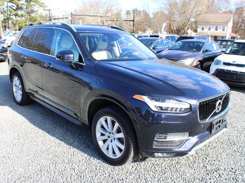 Used 2016 Volvo XC90 T6 Momentum w/ Momentum Plus Package image 4