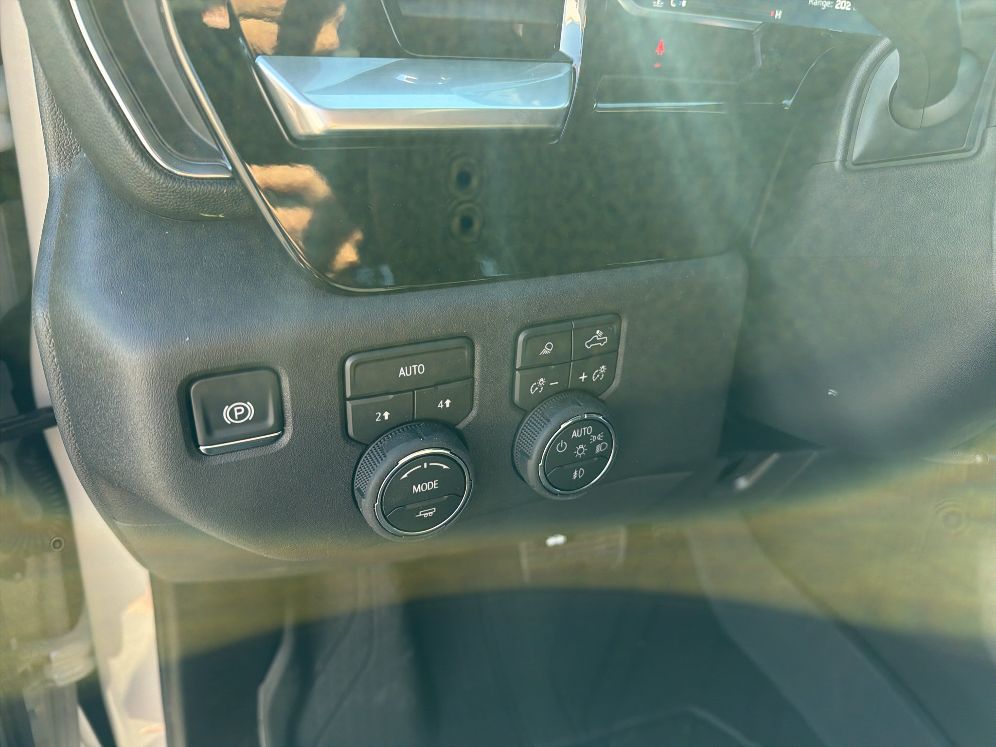 New 2026 Chevrolet Silverado 1500 RST w/ RST All Star Premium Package AWD/4WD image 15