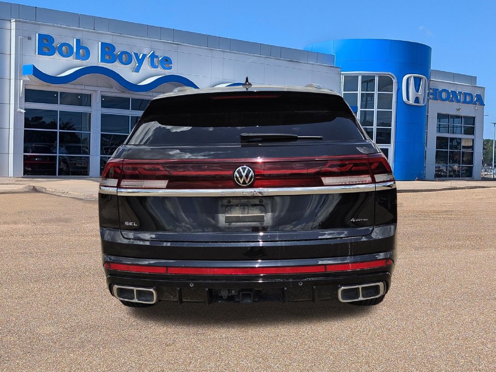 Used 2024 Volkswagen Atlas Cross Sport SEL R-Line AWD/4WD image 6