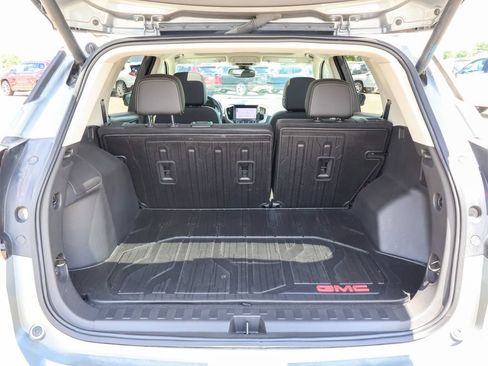 Used 2023 GMC Terrain Denali w/ Denali Premium Package AWD/4WD image 5