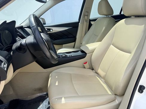 Used 2019 INFINITI Q50 Luxe w/ Essential Package (3.0T Luxe) RWD image 12