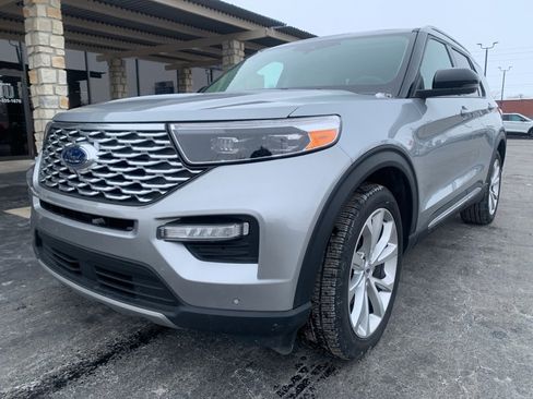 Used 2023 Ford Explorer Platinum w/ Class IV Trailer Tow Package image 7