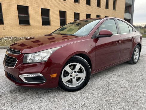 Used 2016 Chevrolet Cruze LT w/ Technology Package image 2