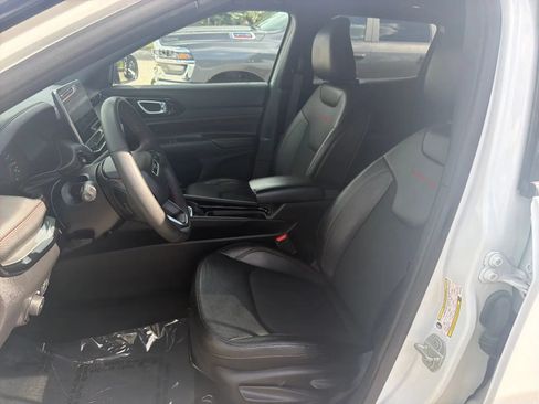 Used 2024 Jeep Compass Trailhawk AWD/4WD image 12