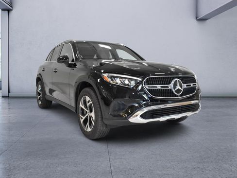 Used 2025 Mercedes-Benz GLC 350e 4MATIC image 7