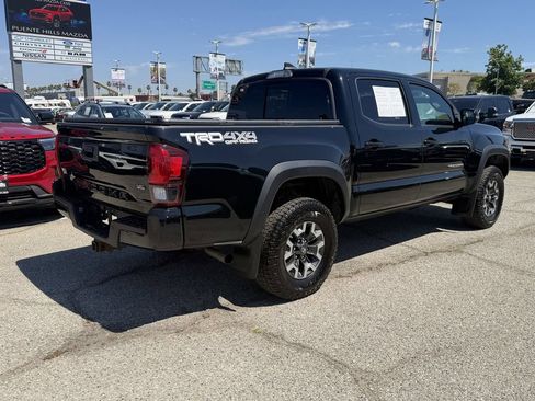 Used 2019 Toyota Tacoma TRD Off-Road w/ TRD Premium Off Road Package AWD/4WD image 6