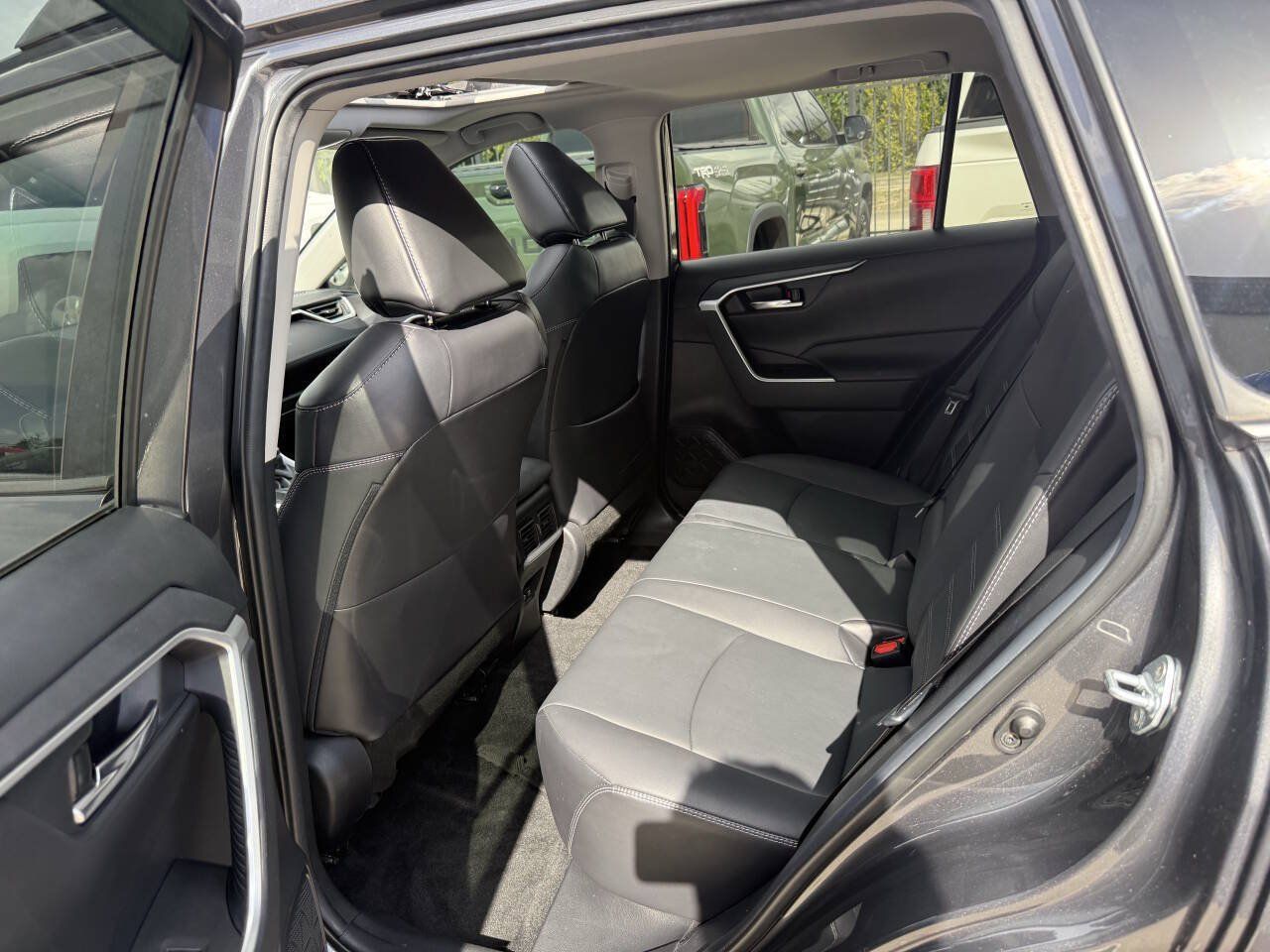 Used 2021 Toyota RAV4 XLE Premium FWD image 13