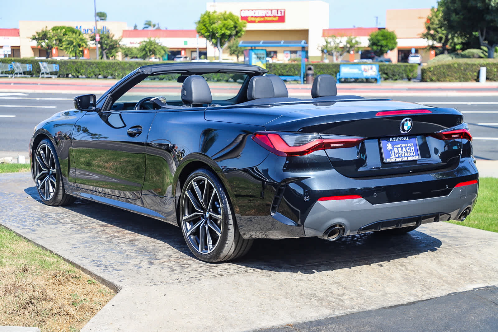 Used 2024 BMW 430i Convertible w/ M Sport Package RWD image 8