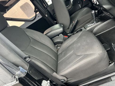 Used 2015 Jeep Wrangler Sport w/ Connectivity Group image 25