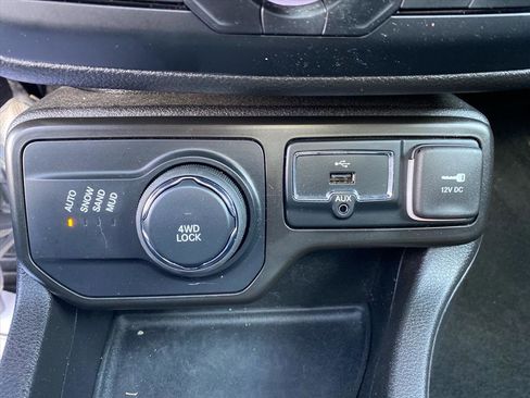 Used 2022 Jeep Renegade Latitude w/ Sun/Sound Group AWD/4WD image 14
