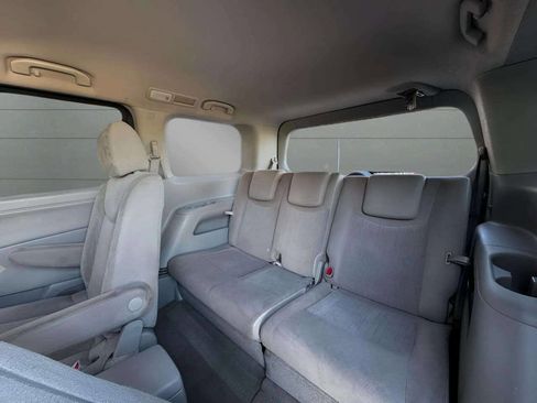 Used 2015 Nissan Quest SV image 11