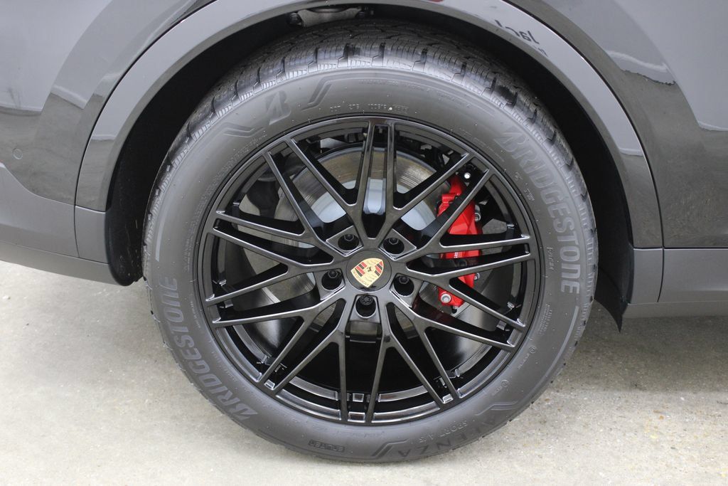 Used 2025 Porsche Cayenne S AWD/4WD image 15