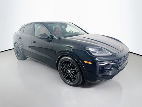 Certified 2025 Porsche Cayenne GTS image 7