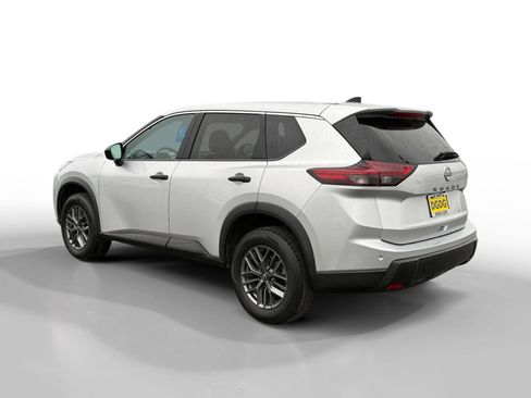 Used 2024 Nissan Rogue S image 3