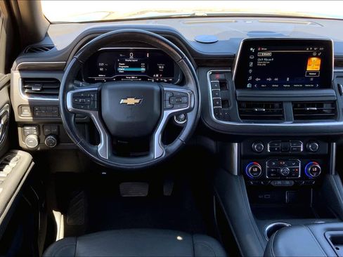 Used 2022 Chevrolet Suburban LT AWD/4WD image 6