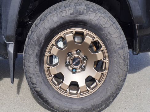 Used 2025 Toyota 4Runner Trailhunter image 5