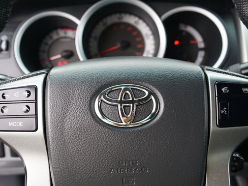 Used 2013 Toyota Tacoma 4x4 Double Cab w/ TRD Sport Pkg image 21