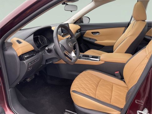 Used 2023 Nissan Sentra SV w/ SV Premium Package image 11