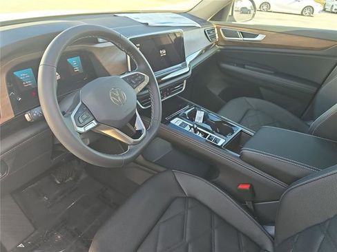 New 2026 Volkswagen Atlas SE image 17