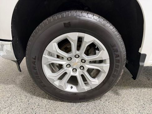 Used 2023 Chevrolet Silverado 1500 LTZ w/ LTZ Convenience Package II AWD/4WD image 30