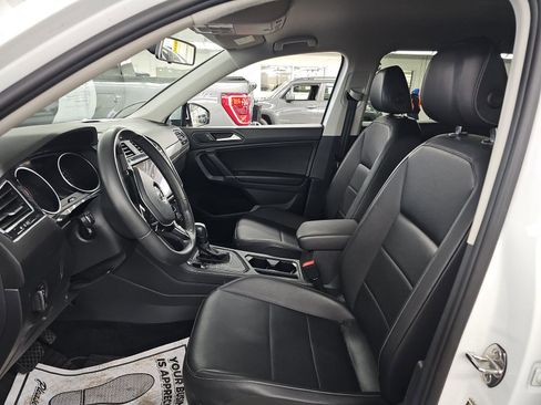Used 2020 Volkswagen Tiguan SE FWD image 14