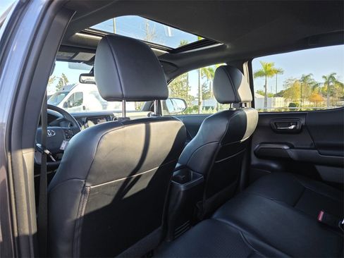 Used 2019 Toyota Tacoma Limited image 18