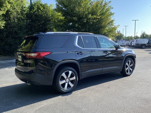 Used 2018 Chevrolet Traverse LT FWD image 9