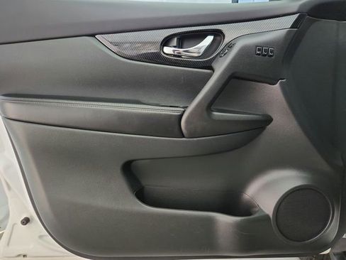Used 2019 Nissan Rogue SL AWD/4WD image 22