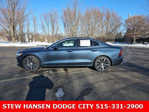 Used 2019 Volvo S60 T5 Inscription image 1