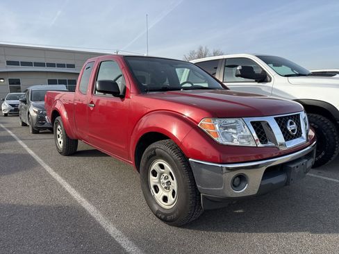 Used 2009 Nissan Frontier SE image 3