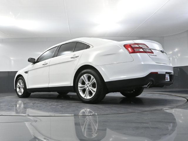 Used 2018 Ford Taurus SE FWD image 40