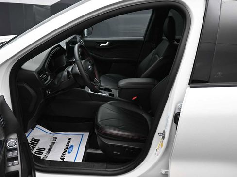 Certified 2025 Ford Escape ST-Line Elite w/ Premium Technology Package AWD/4WD image 33