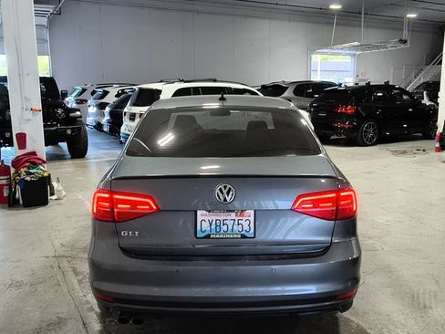 Used 2017 Volkswagen Jetta GLI FWD image 4