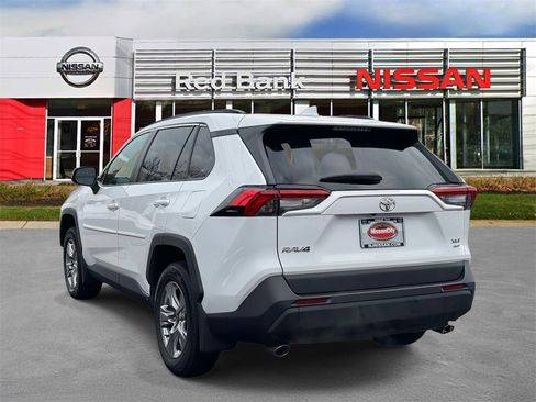 Used 2023 Toyota RAV4 XLE w/ Convenience Package image 4