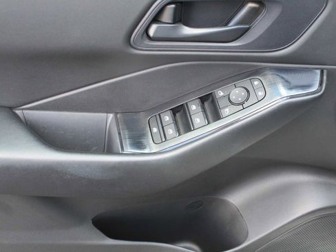 Used 2024 Nissan Rogue S image 16