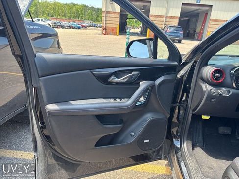 Used 2024 Chevrolet Blazer RS AWD/4WD image 2
