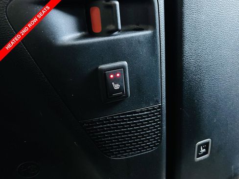 Used 2024 Chrysler Pacifica Limited image 7