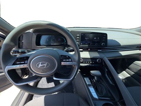 Used 2026 Hyundai Elantra Hybrid FWD image 22