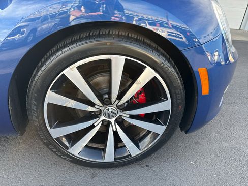Used 2012 Volkswagen Beetle 2.0T image 24